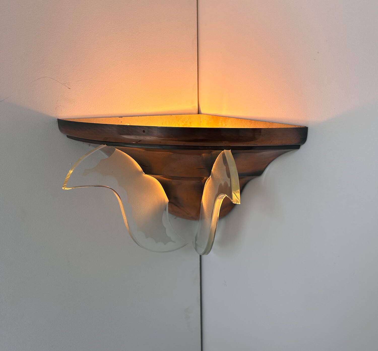 Art deco corner wall light, copper and glass, France 1930