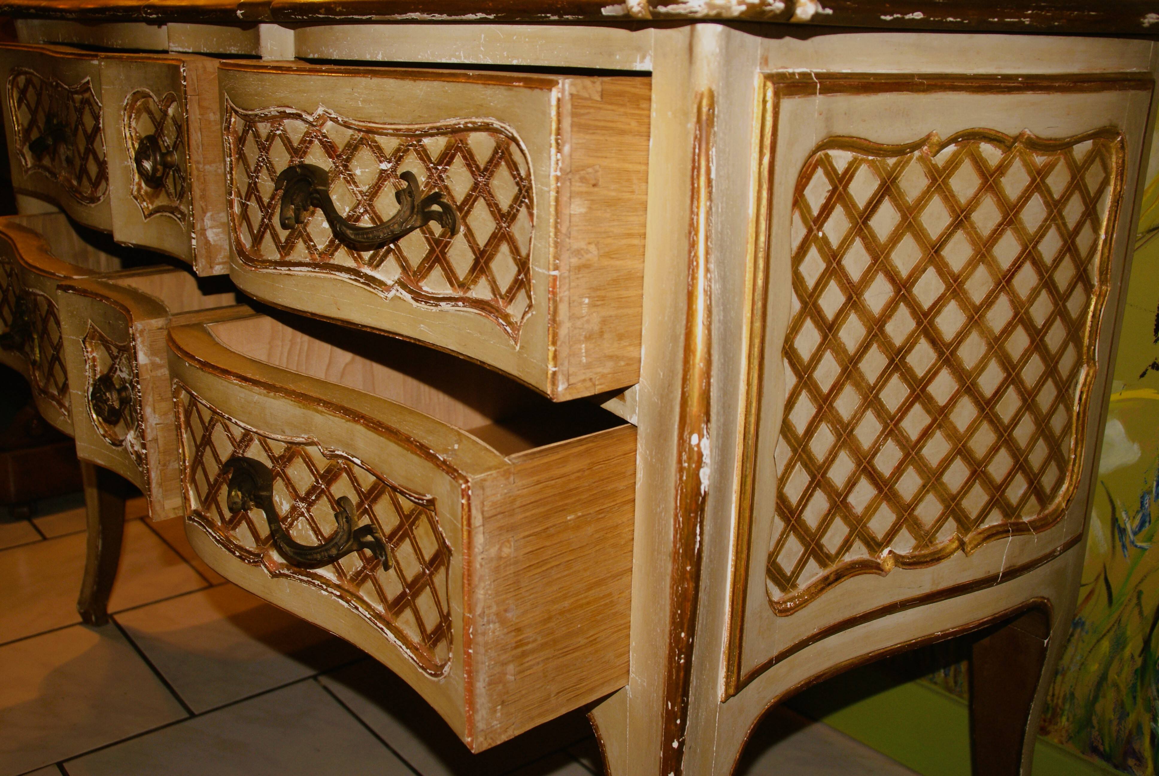 Commode 1900 galbée de style Louis xv