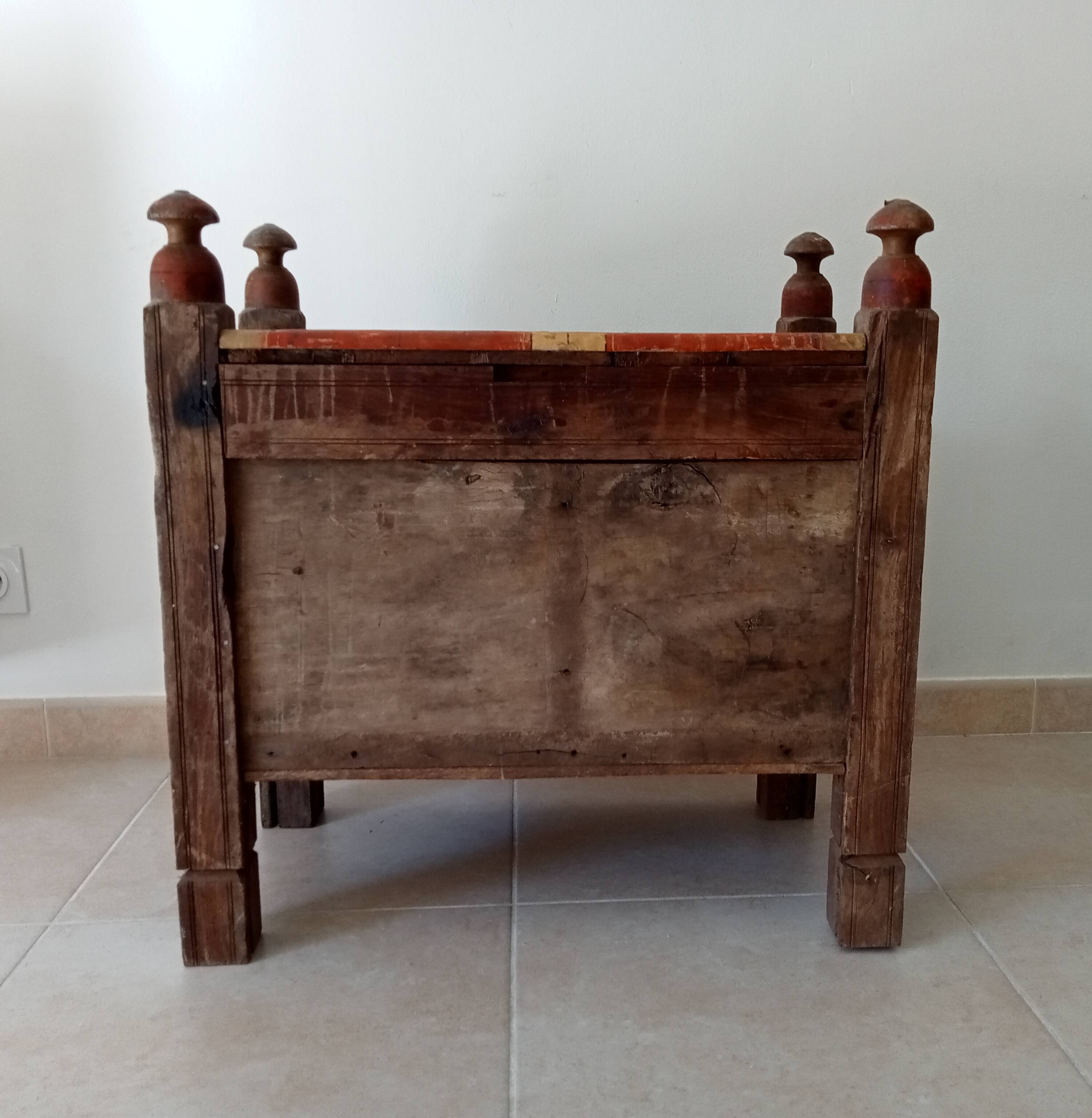 Antique Pakistani chest from the end of the 19th century