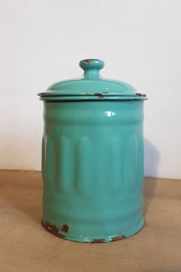 Ensemble décoratif d'appareils de cuisine émaillés