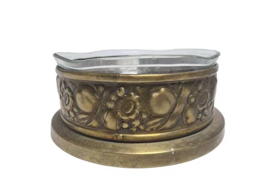 BOW Art Deco Plate for Sheep Centerpiece