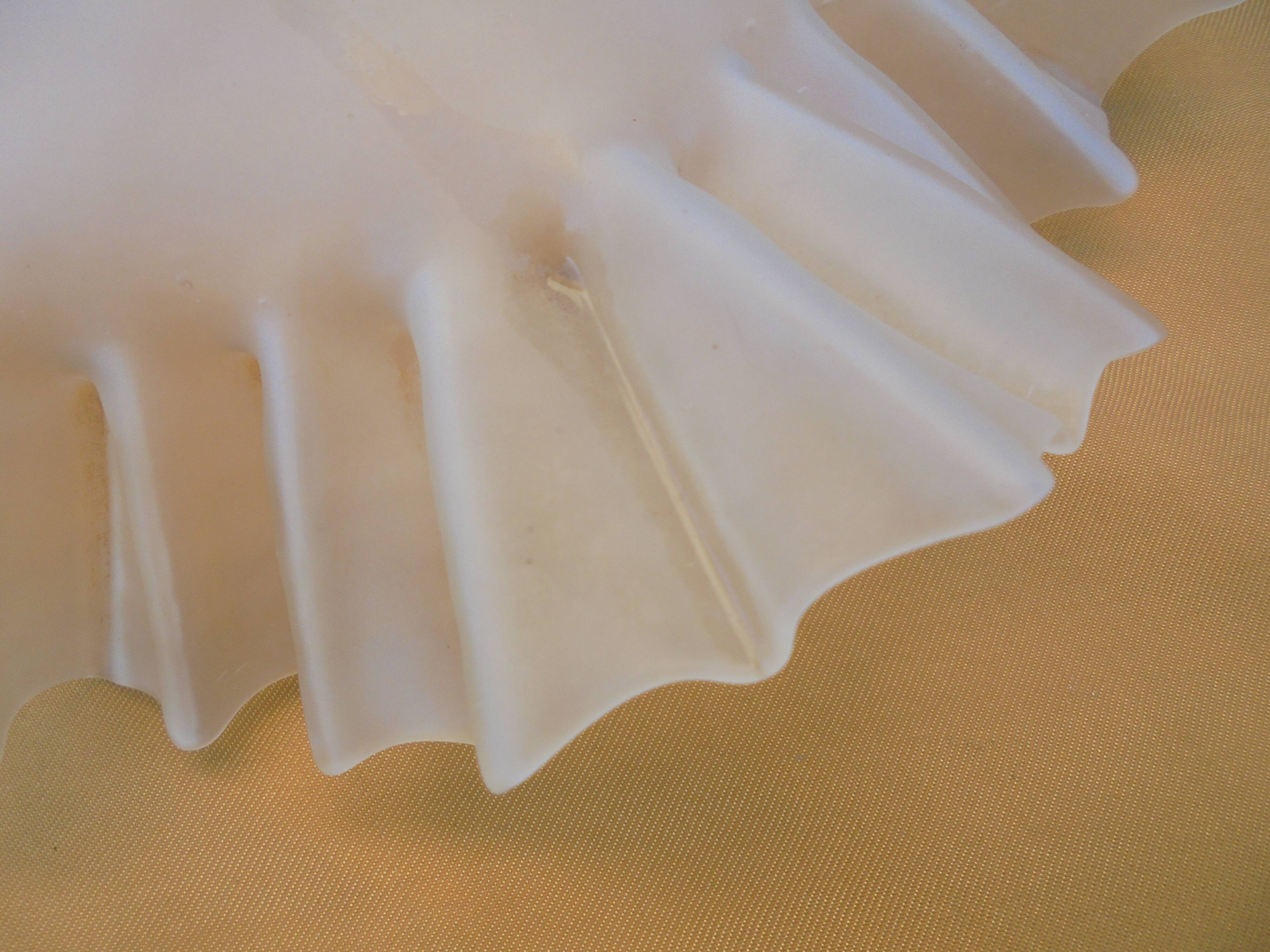 Opaque glass suspension lampshade