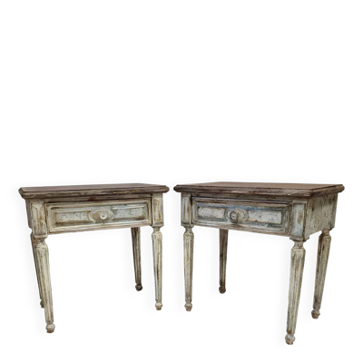 Paire de chevets style Louis XVI patinés