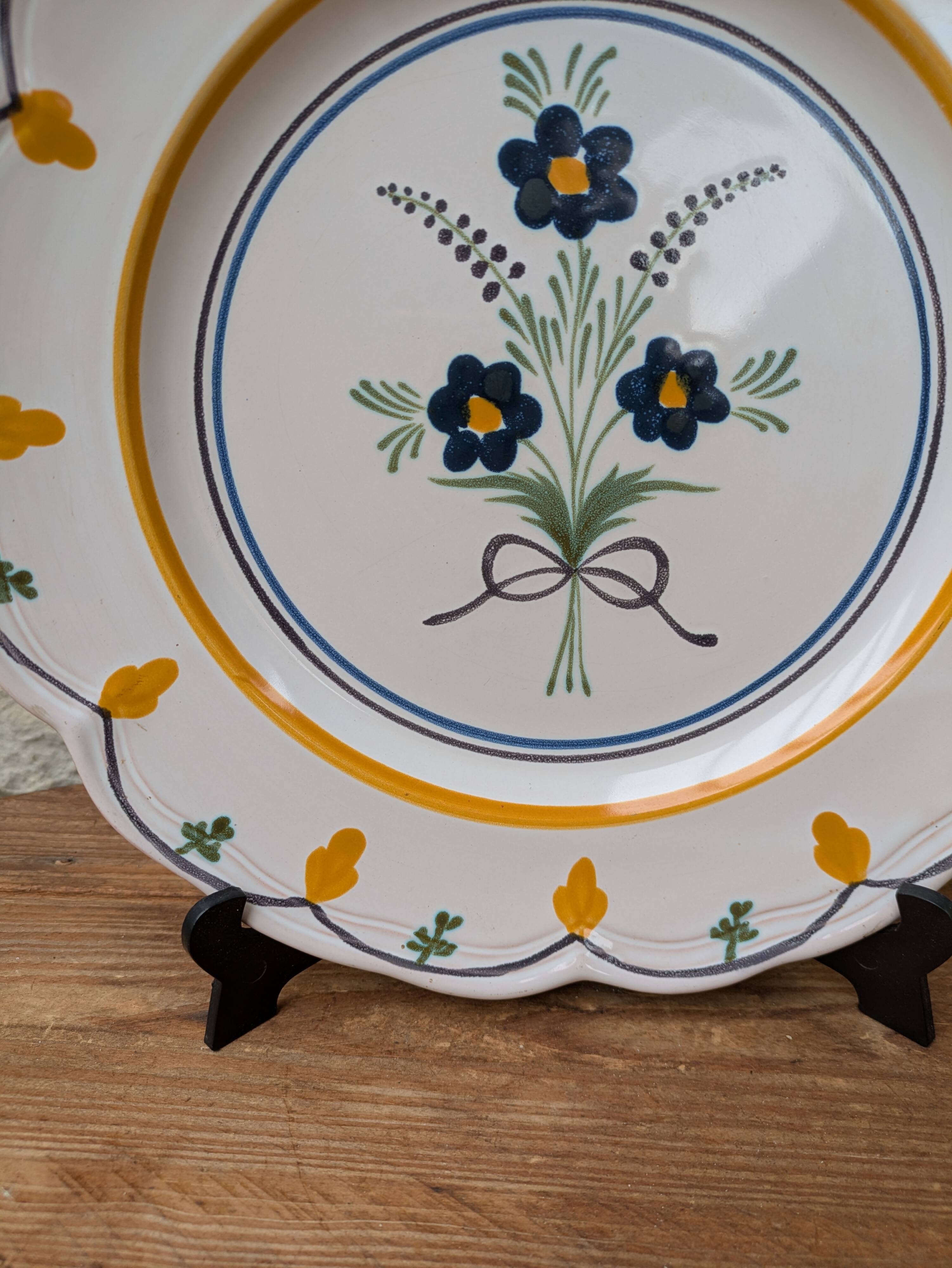 MBFA Pornic wall plate Hand painted Uranie model floral decoration