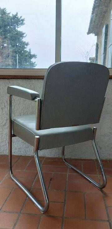 Roneo Pullman armchair