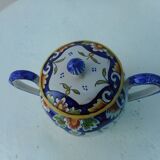 Sugar in earthenware