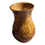 Stoneware vase with flowing pattern