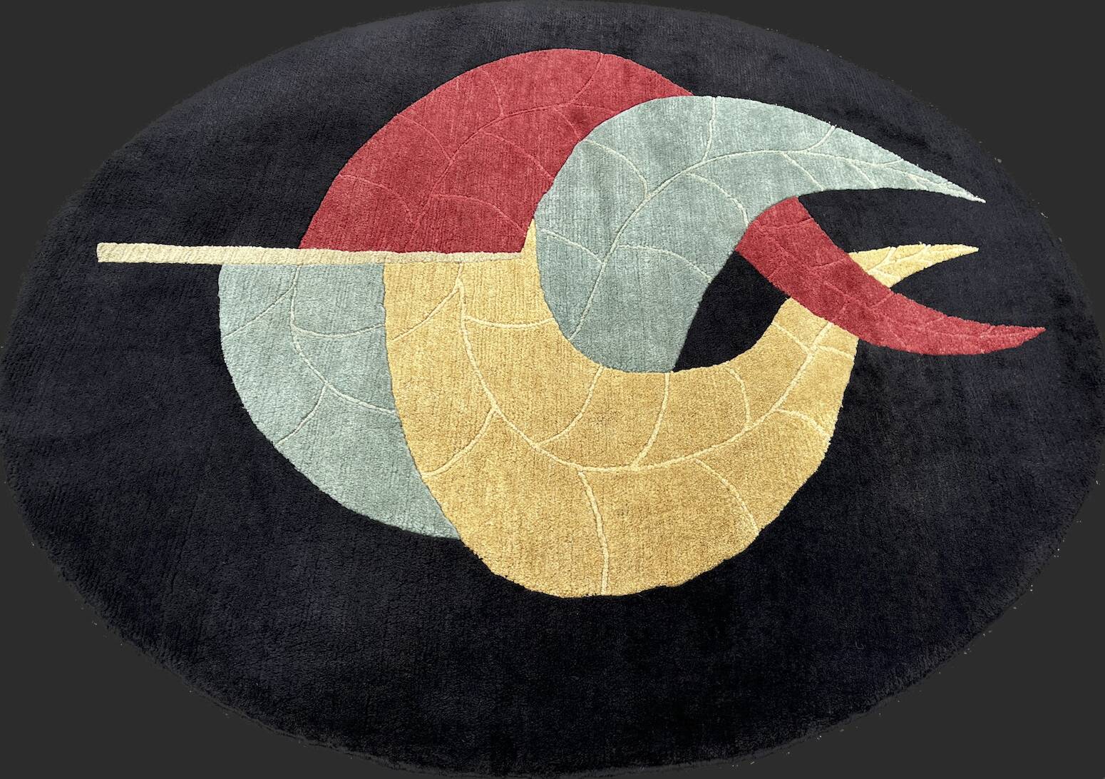 Round carpet with lotus flower decoration