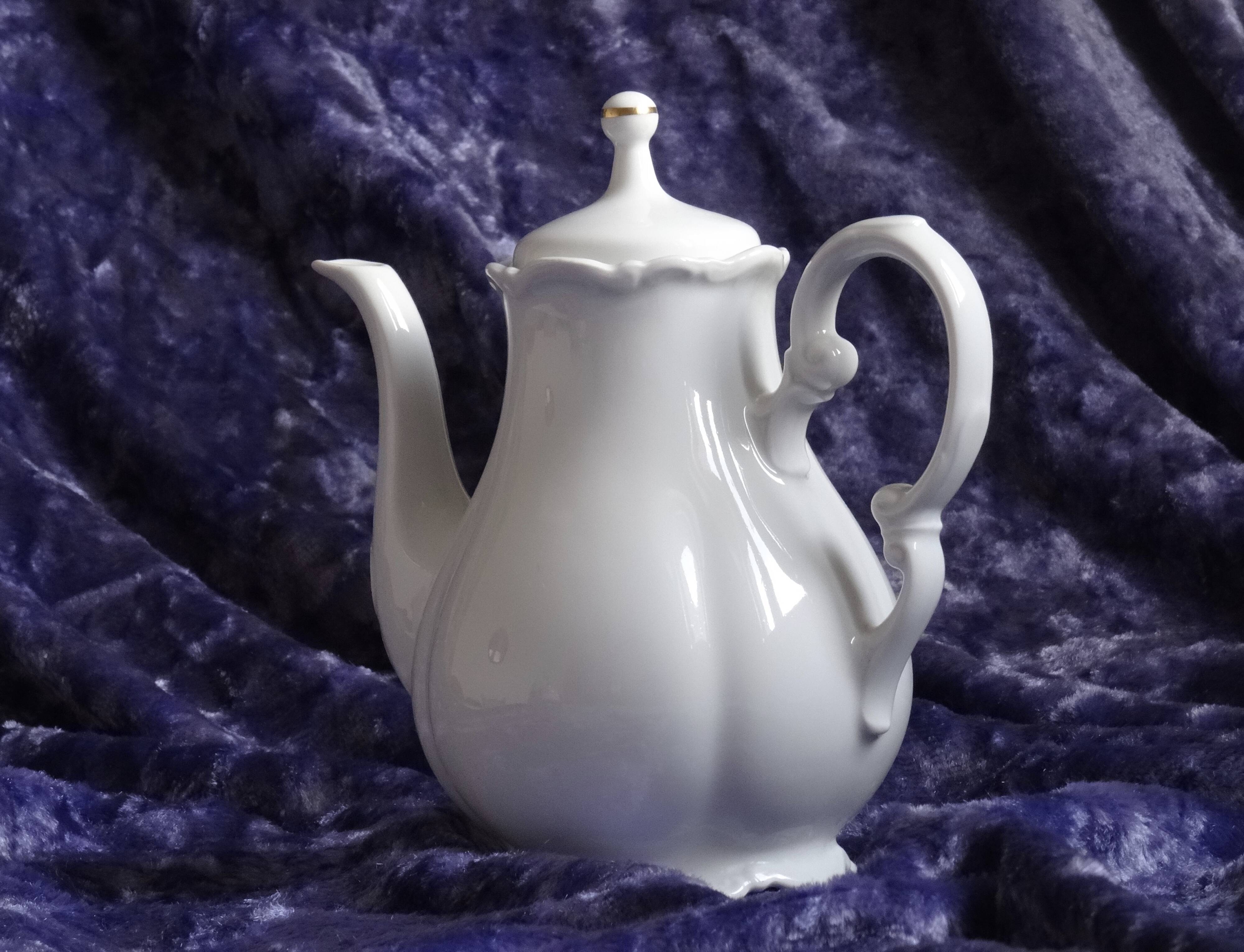Porcelain coffee maker