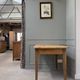 Petit bureau vintage en chêne et pin massif (rénové)