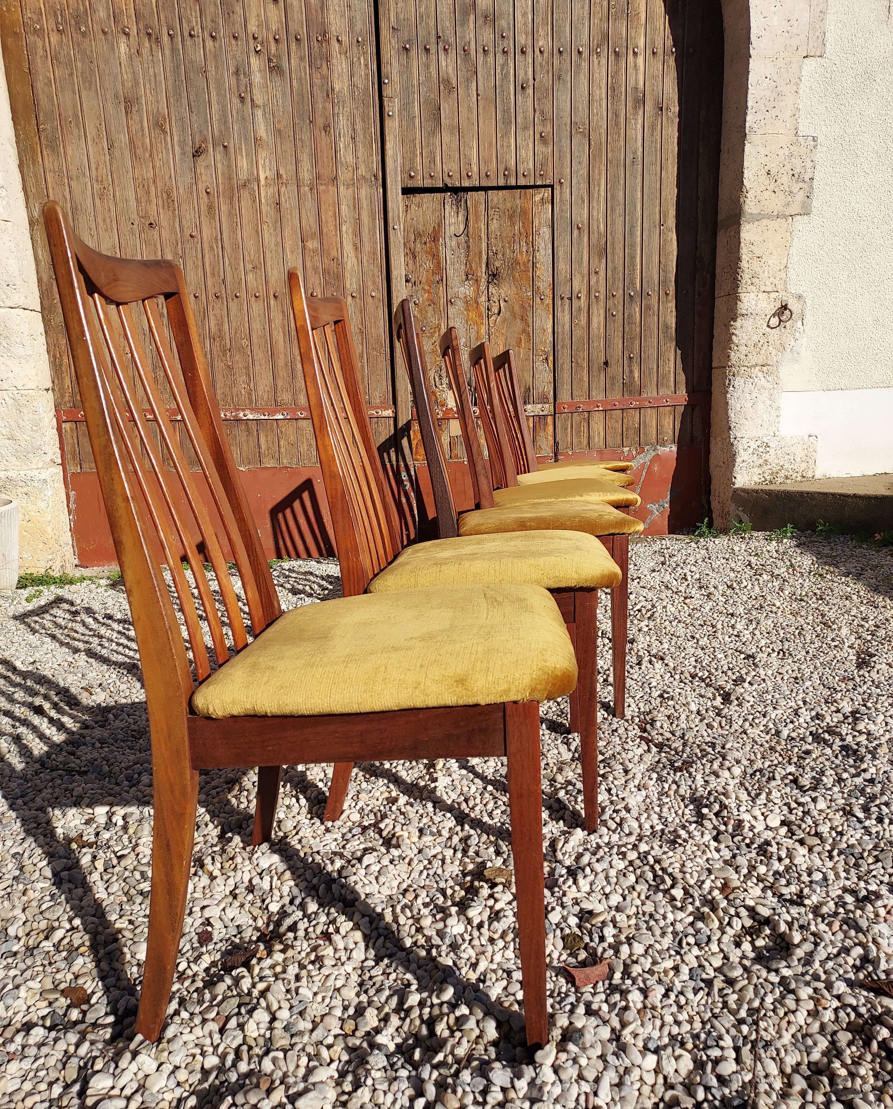 Teak chairs Leslie Dandy