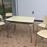 Table and 4 chairs in formica