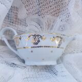 Porcelaine du berry gravy boat