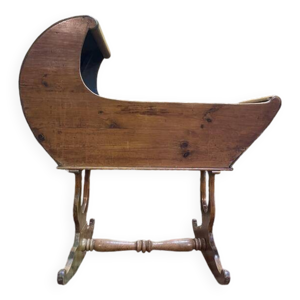 Berceau en bois de travail