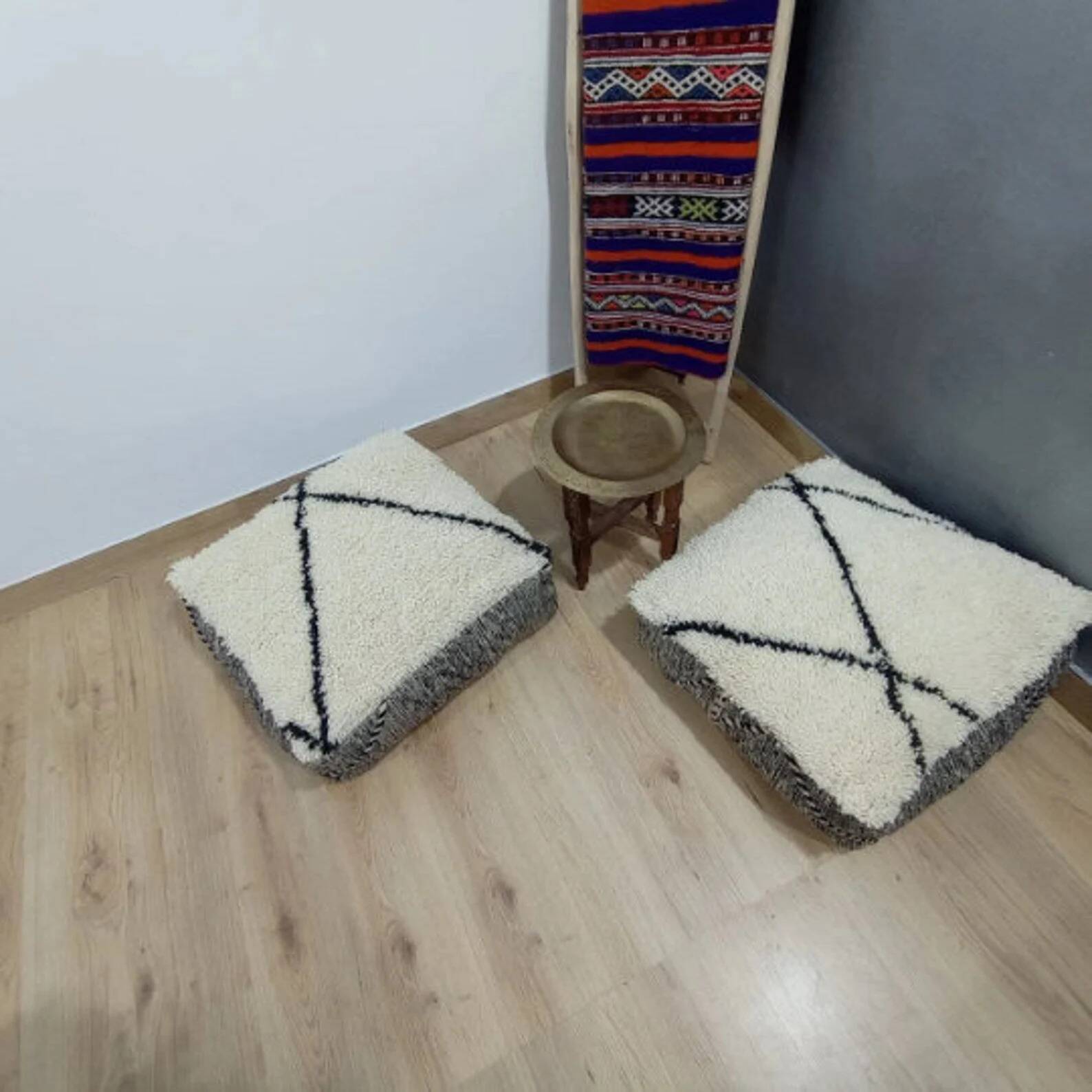 Handmade Berber pouf in wool 60 X 60 X 20 CM