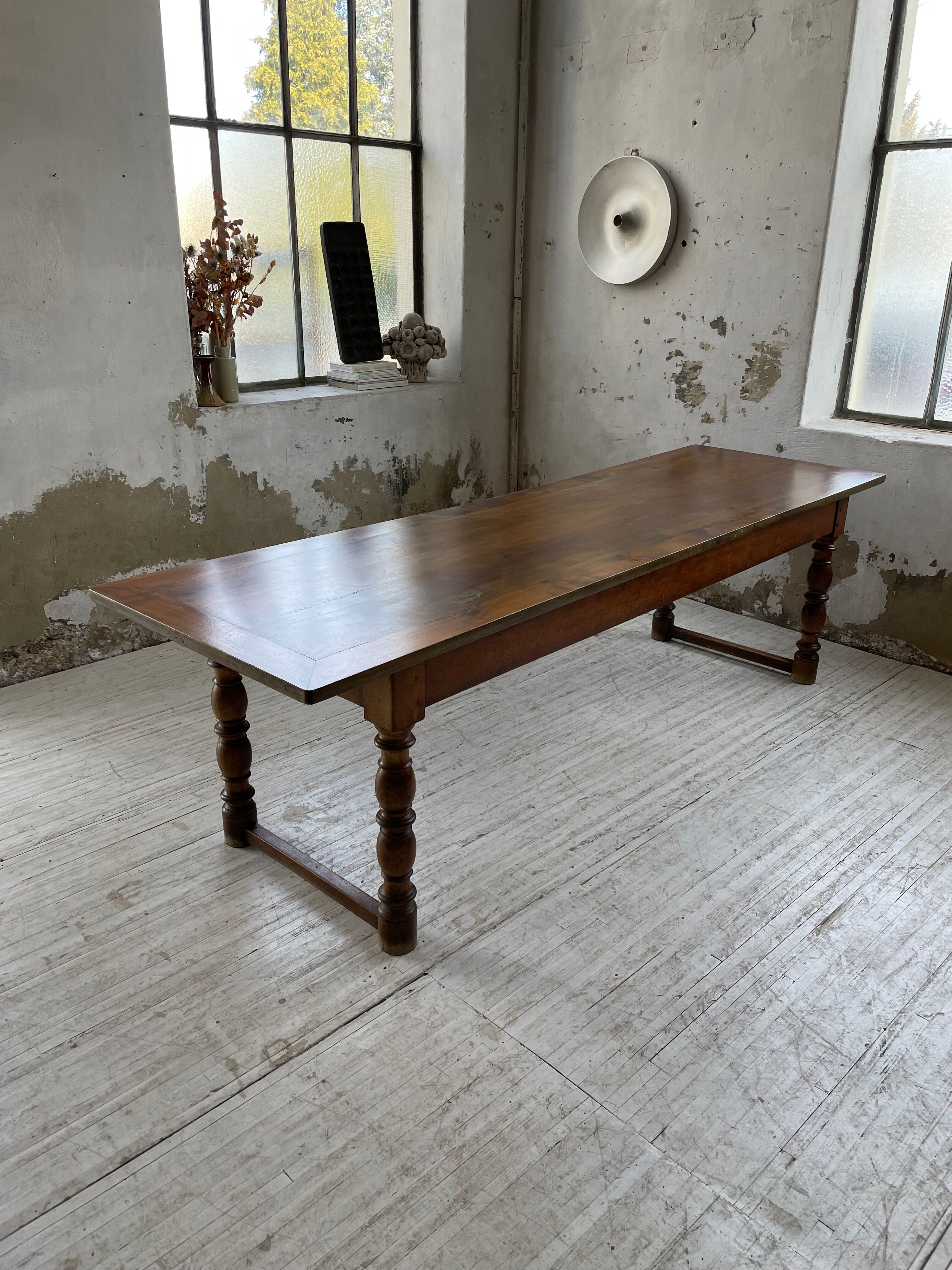 Table of draper firm walnut 260cm