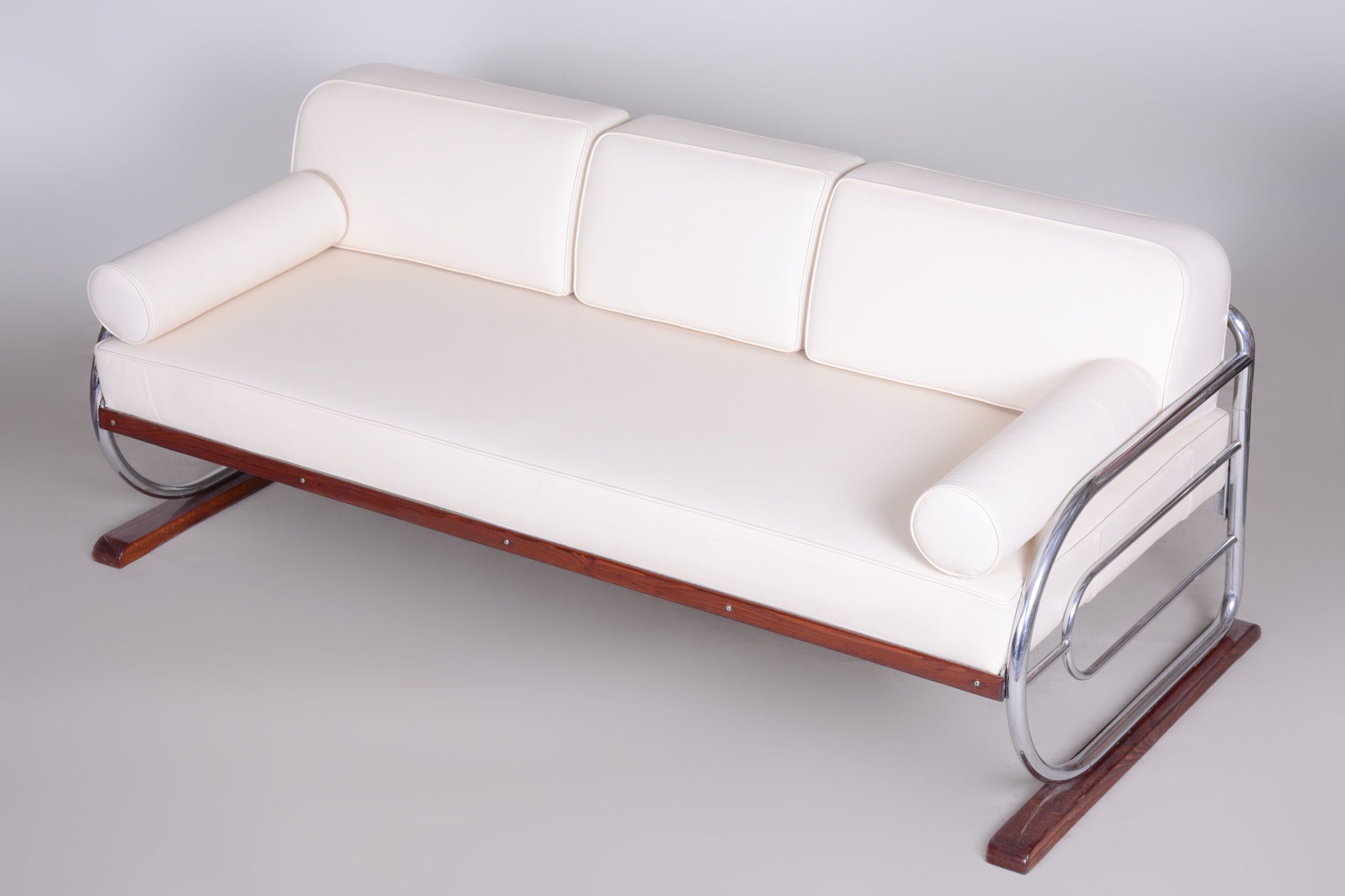 White Slezák sofa - 1930s Czechia - Leather, Beech and Chrome