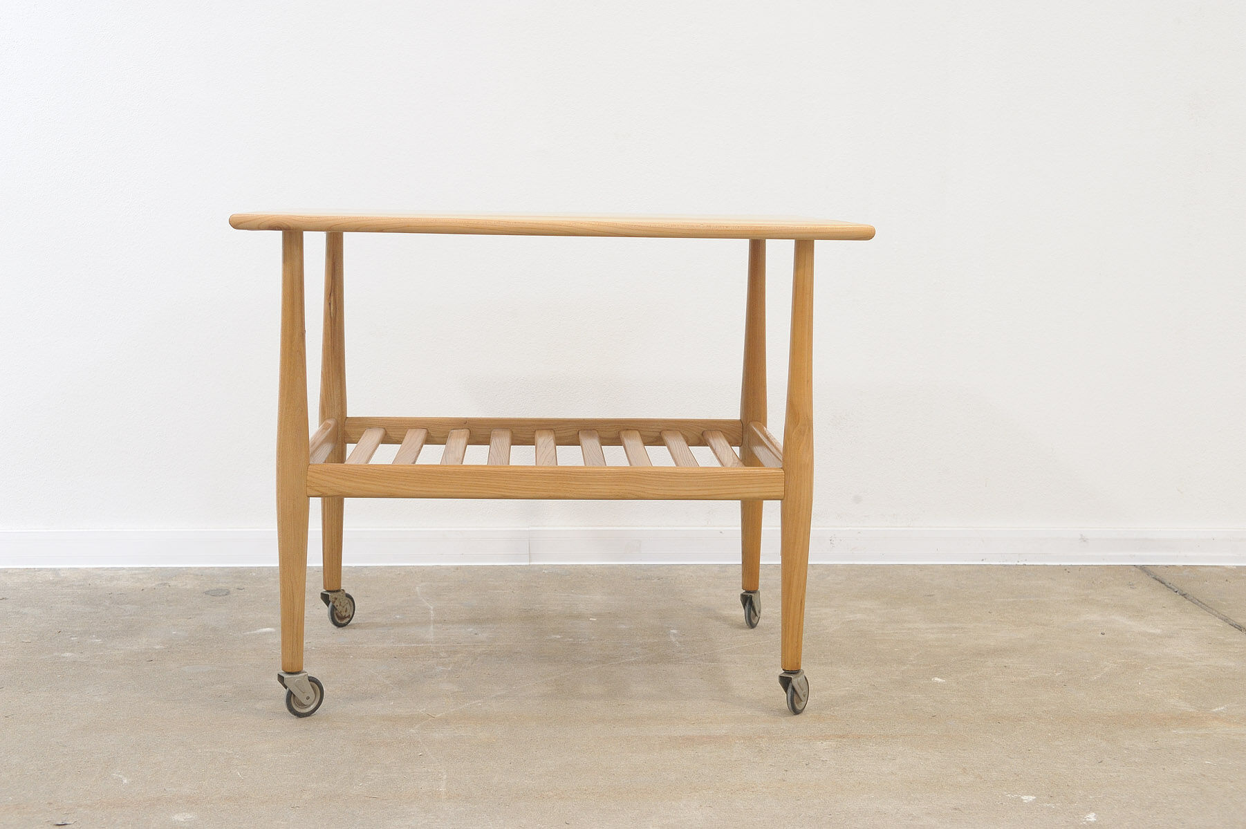 Table de service du milieu du siècle par Krásná Jizba, années 1950, Tchécoslovaquie