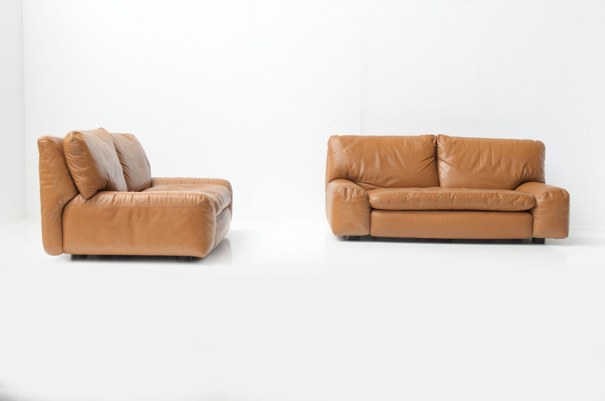 Canapés en cuir cognac Bengodi design Cini Boeri pour Arflex Italie