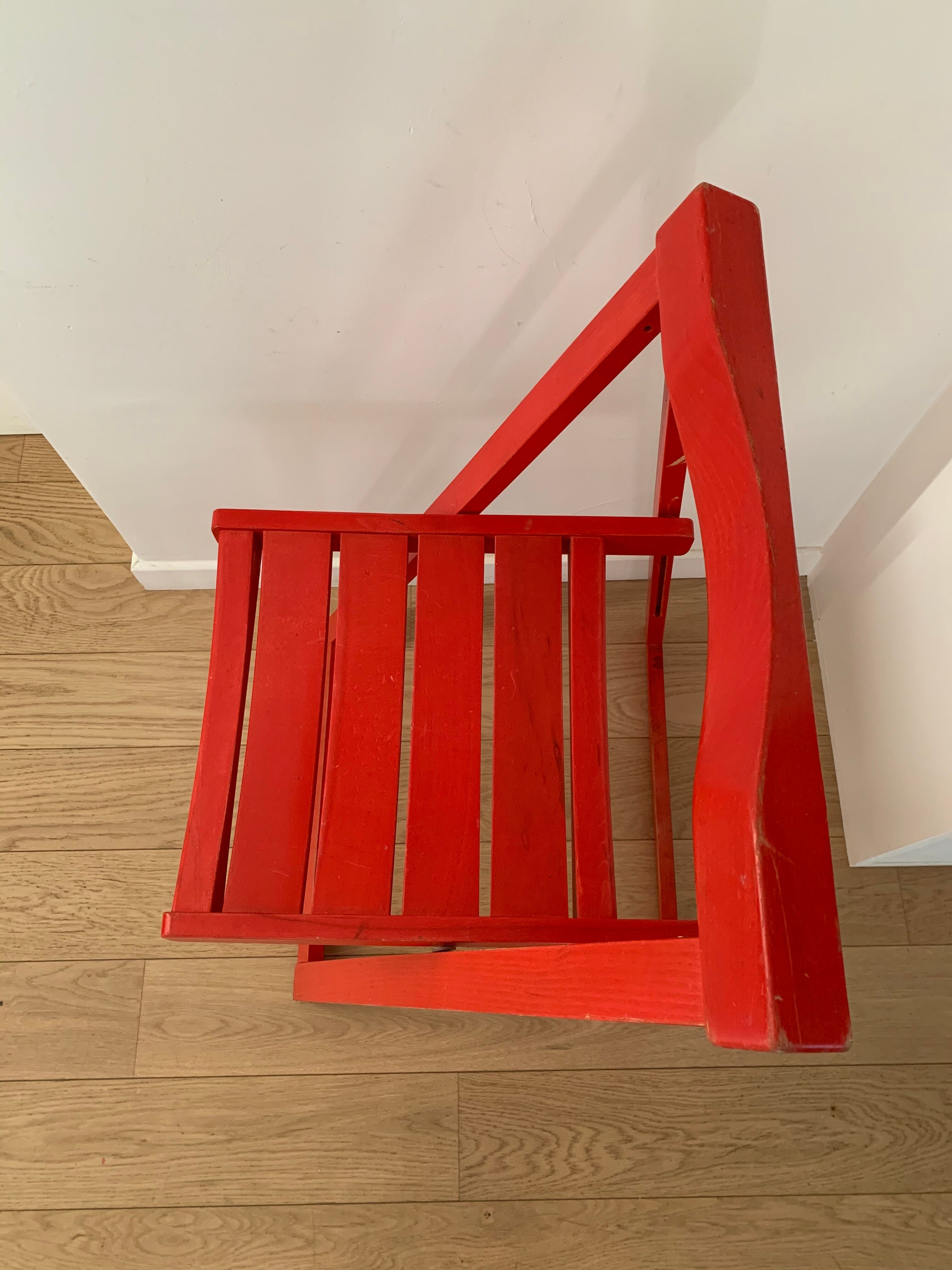 Duo vintage folding chairs