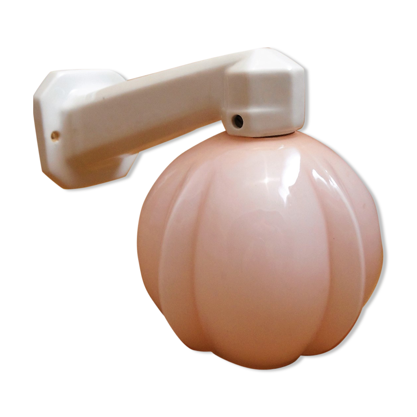 Applied art deco in white porcelain and pink opaline globe
