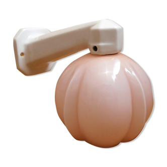 Applied art deco in white porcelain and pink opaline globe