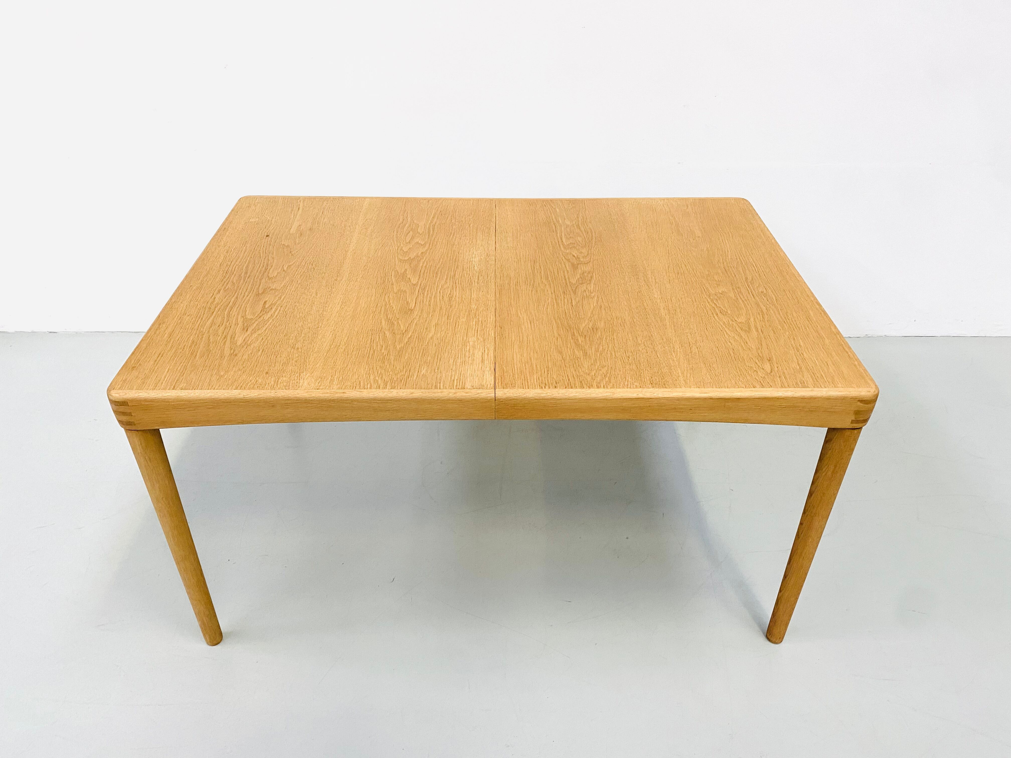 Vintage Danish Extendable Oak Dining Table by H.W. Klein for Bramin, 1960s.