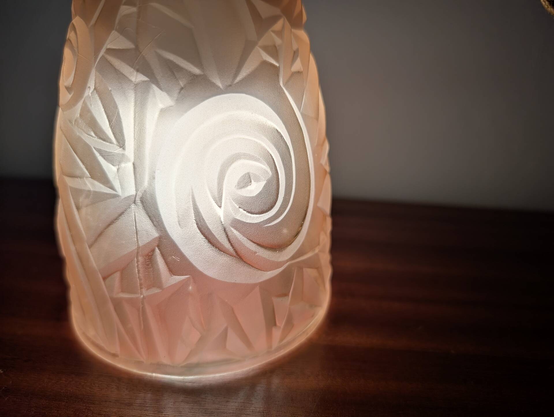 Art Nouveau glass paste lampshade – circa 1910-1925