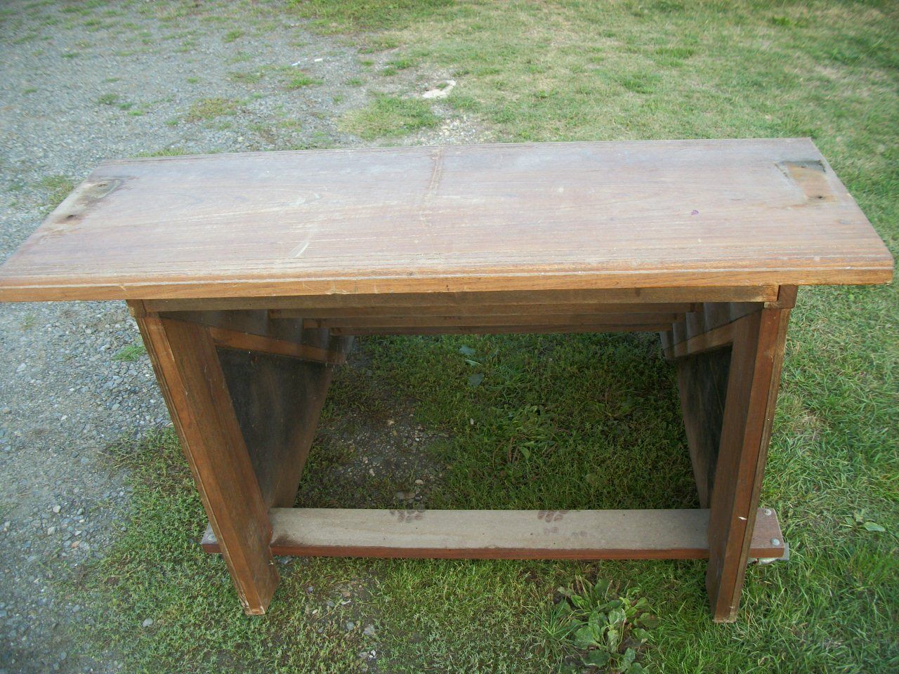 Staircase access scenic / shelf on roullettes