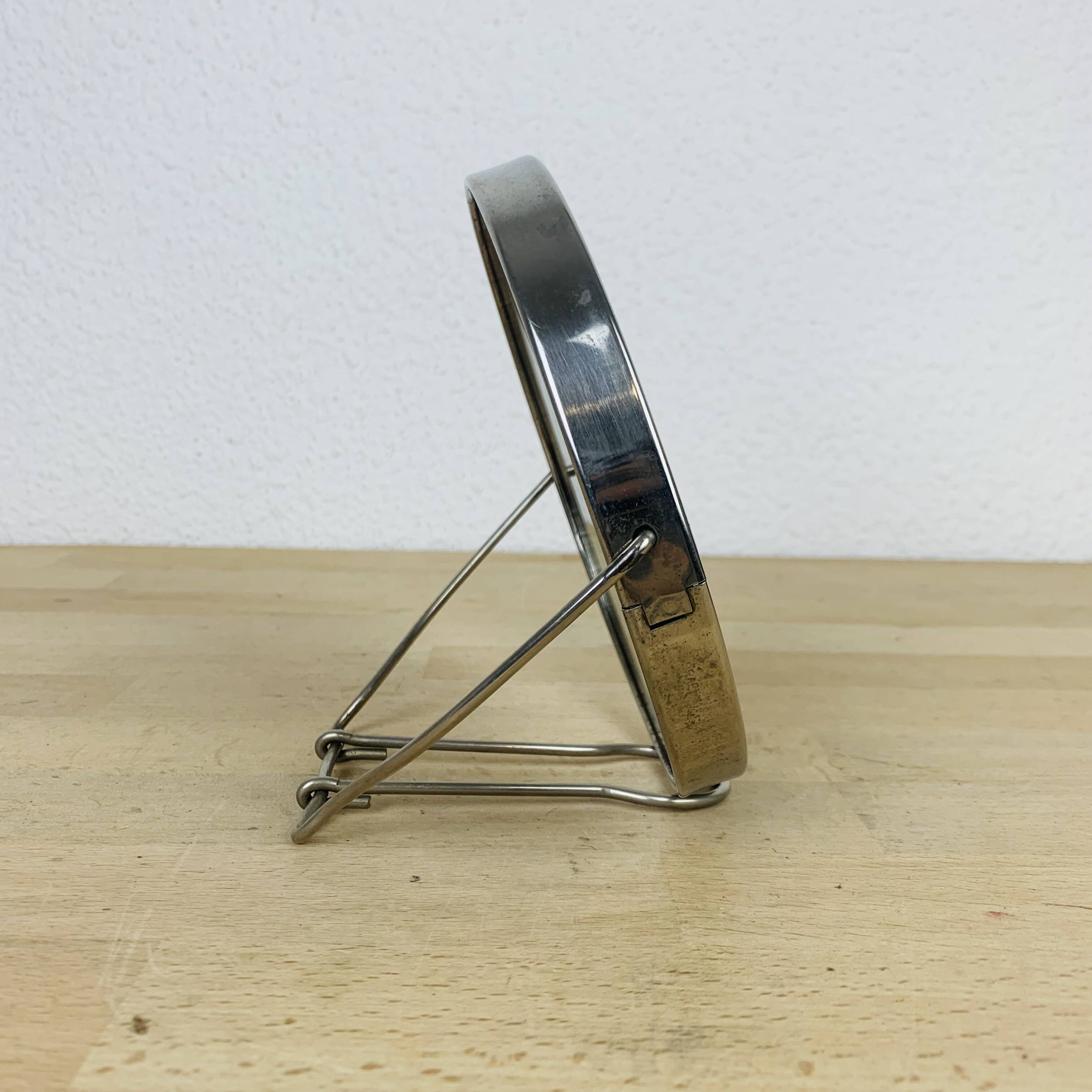 Round double-sided magnifying barber mirror