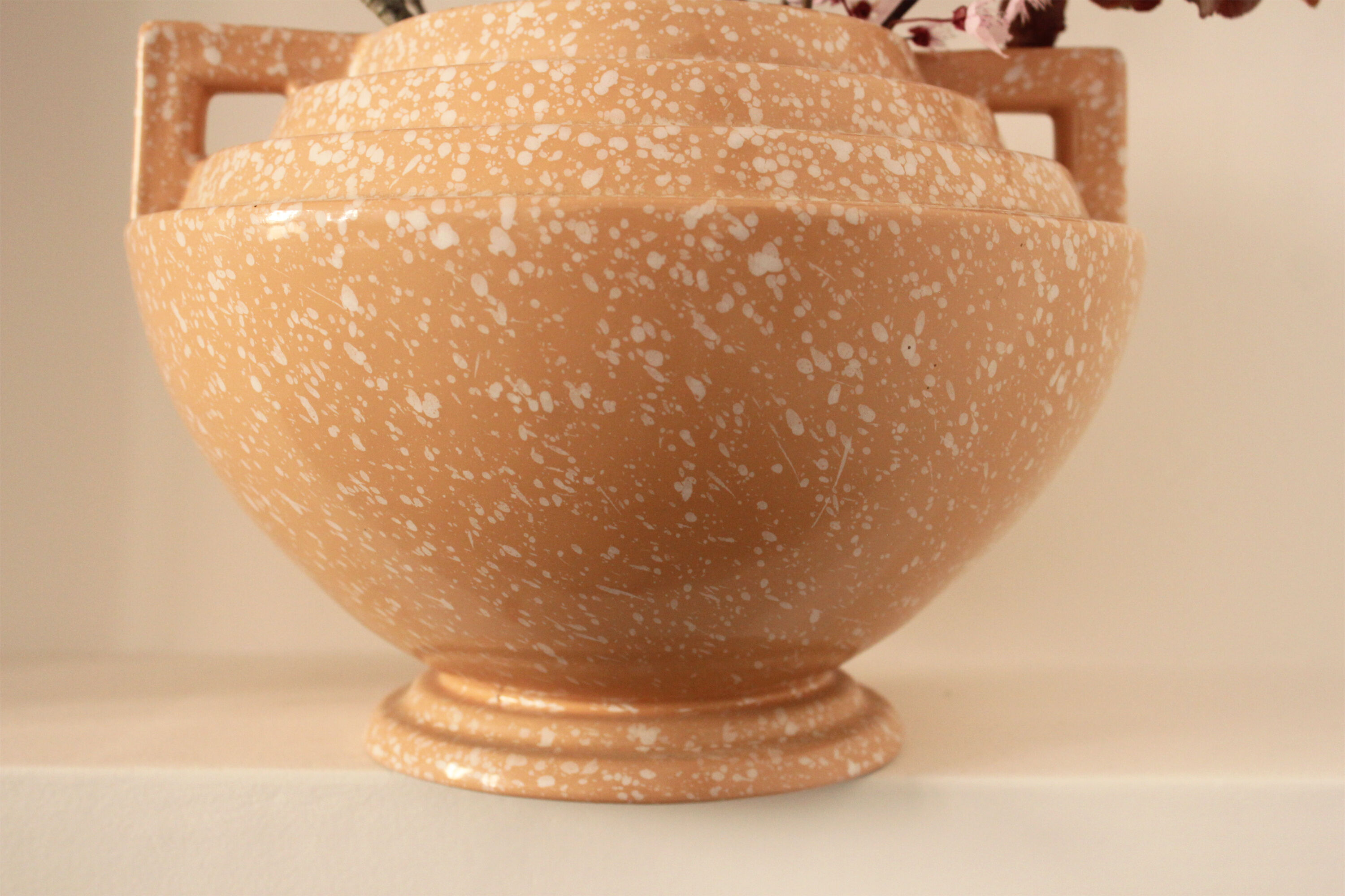 Vase original rose pâle moucheté de blanc