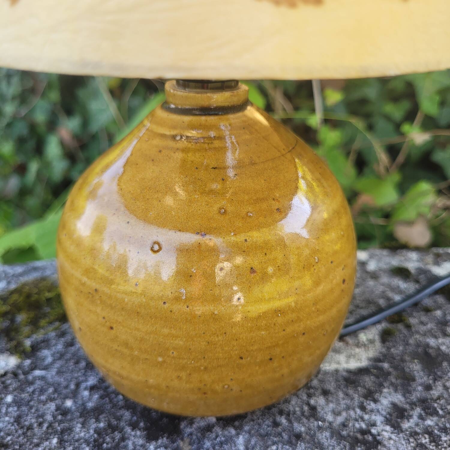 Handmade lamp in mustard glazed ceramic, vegetal lampshade