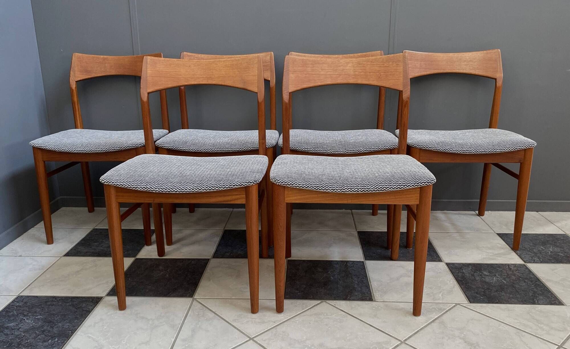 set of 6 teak dining chairs by Henning Kjaernulf 1960s