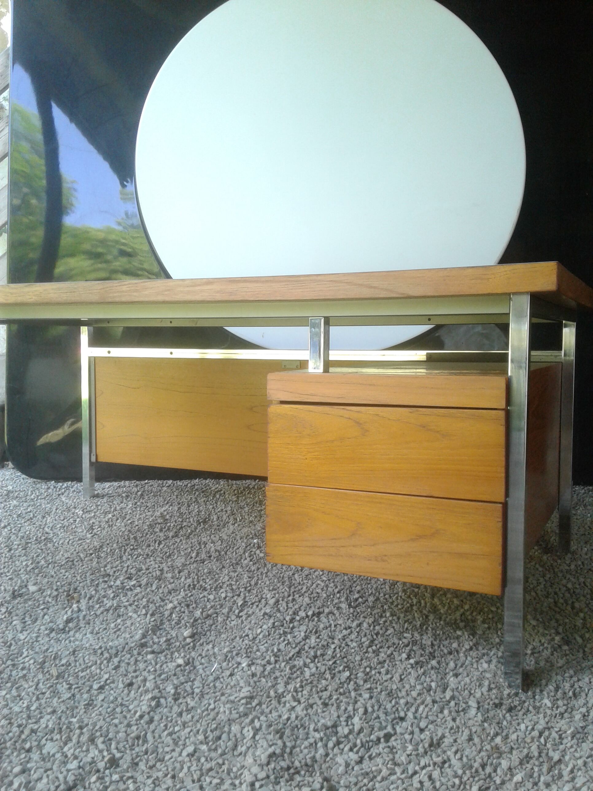 Georges Frydman EFA desk