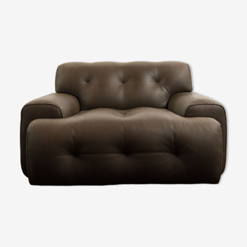 Blogger 3 armchair