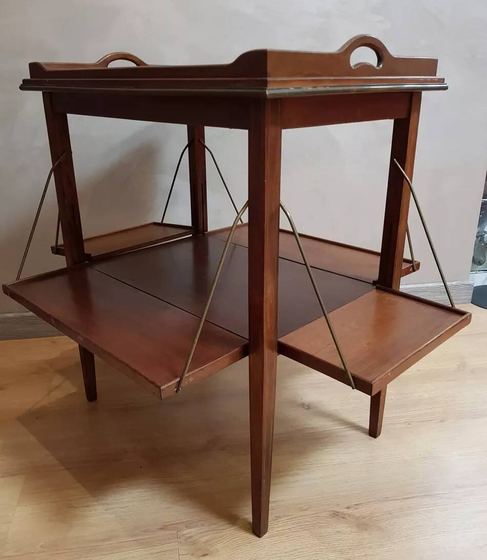 English mahogany table for tea and coffee, tray, very practical.