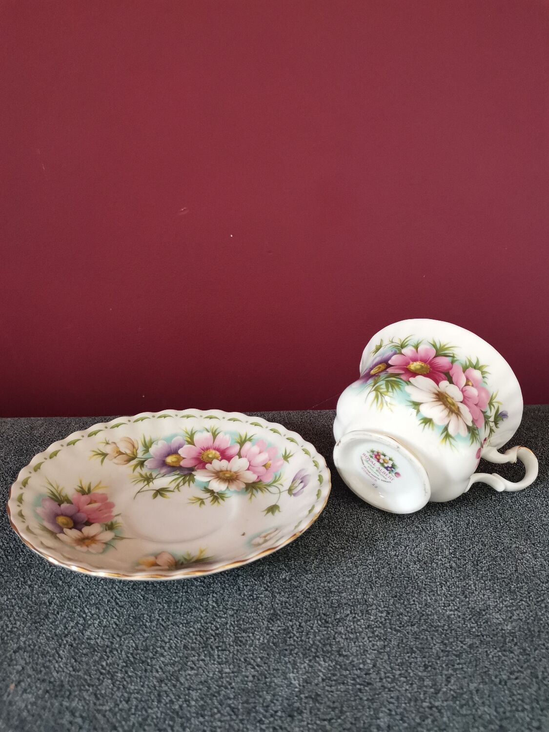 Tasse Octobre Royal Albert