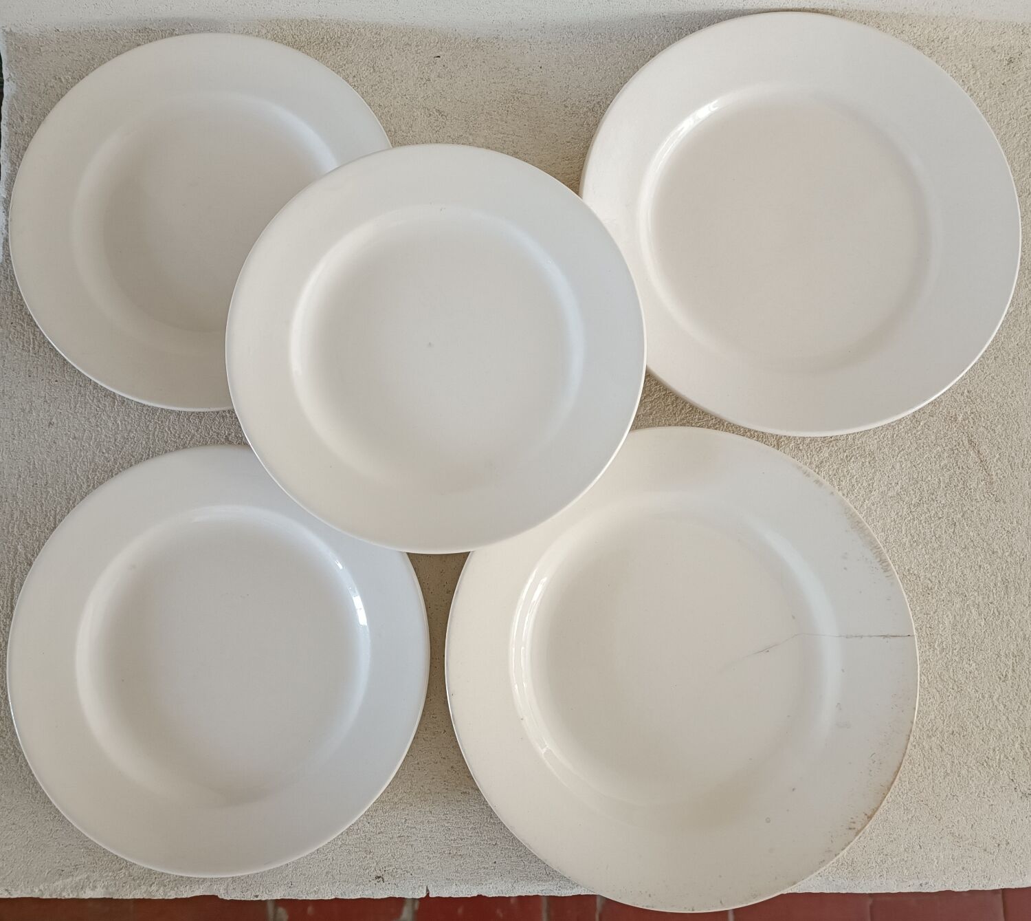 1 dish and 5 plates iron earth cream patina
