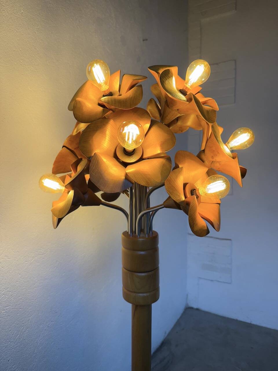 Ornamental floor lamp with "flower" patterns from the 1970s.