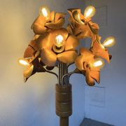 Lampadaire en orme motifs « fleurs », années 70