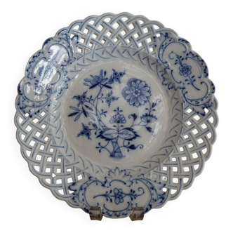 Ancienne assiette ajourée faience  Meissen décor oignons bleus XIX ème