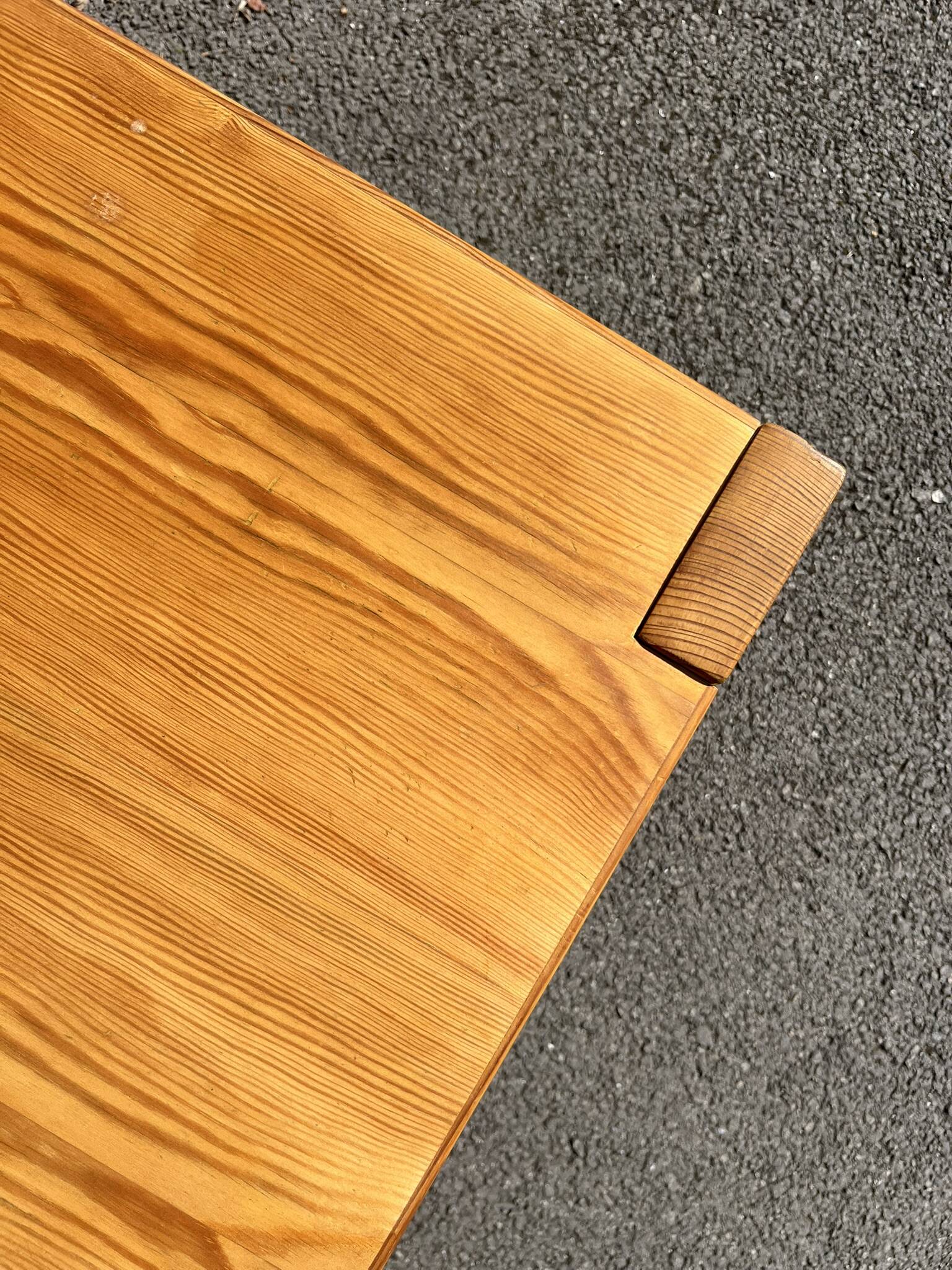 Square coffee table in solid wood (pine), 1980s.