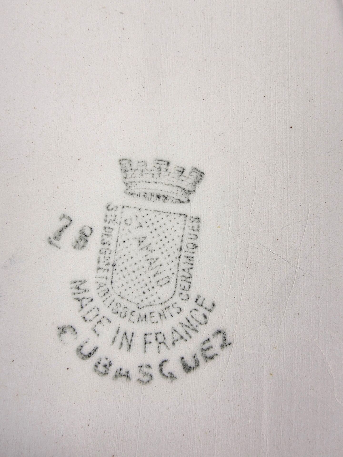 Oval presentation dish Lou Basquez manufacture Saint-Amand