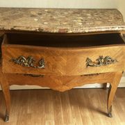 Commode galbée marquetée style Louis XV – plateau marbre- 19 e siècle