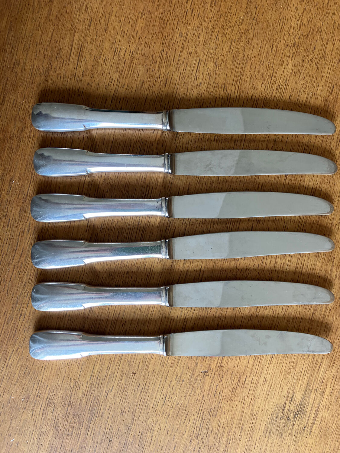 6 silver metal knives