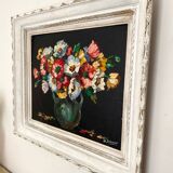 Old oil on canvas depicting a bouquet of flowers