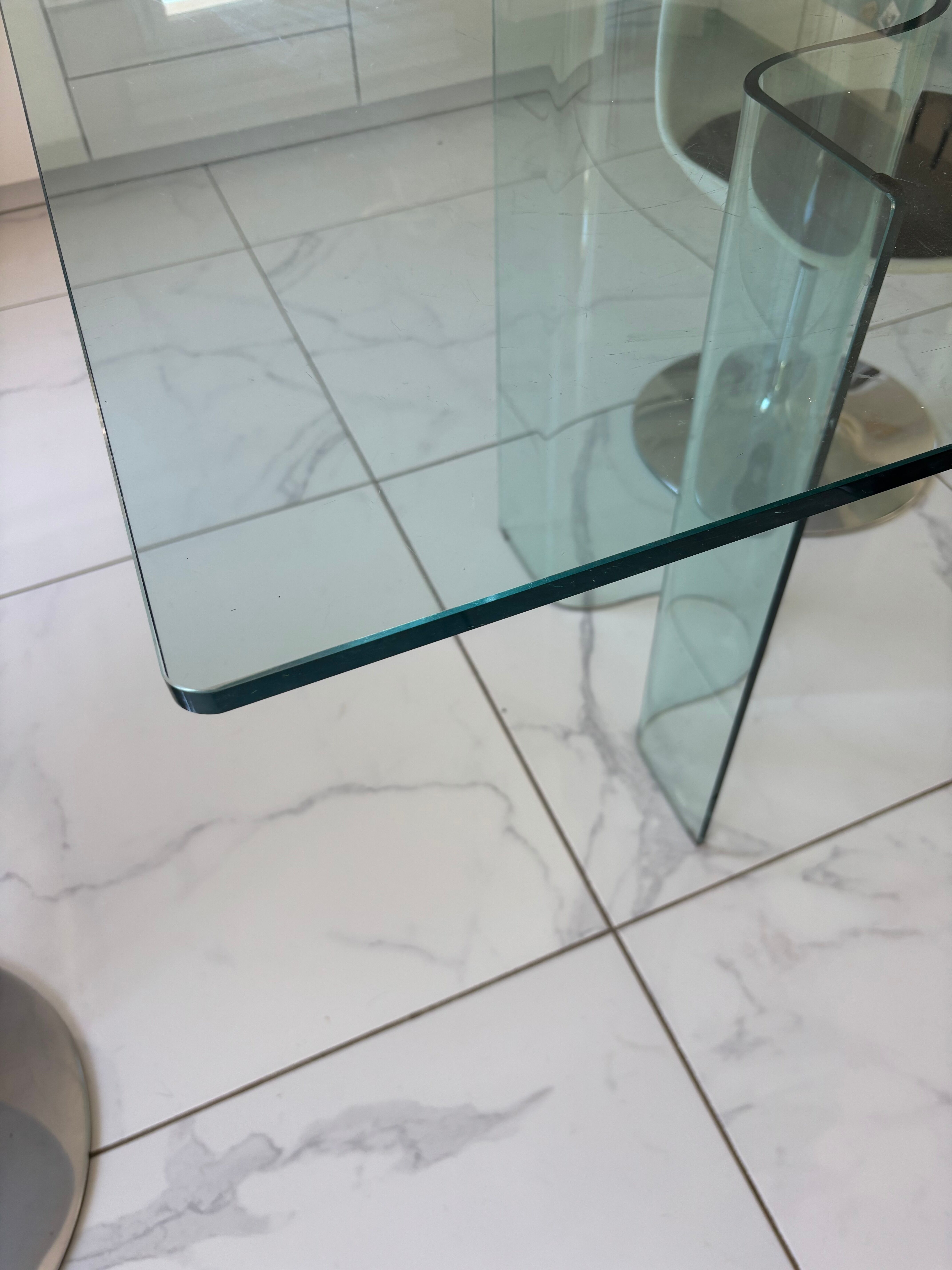 Curved glass dining table Fiam Italia