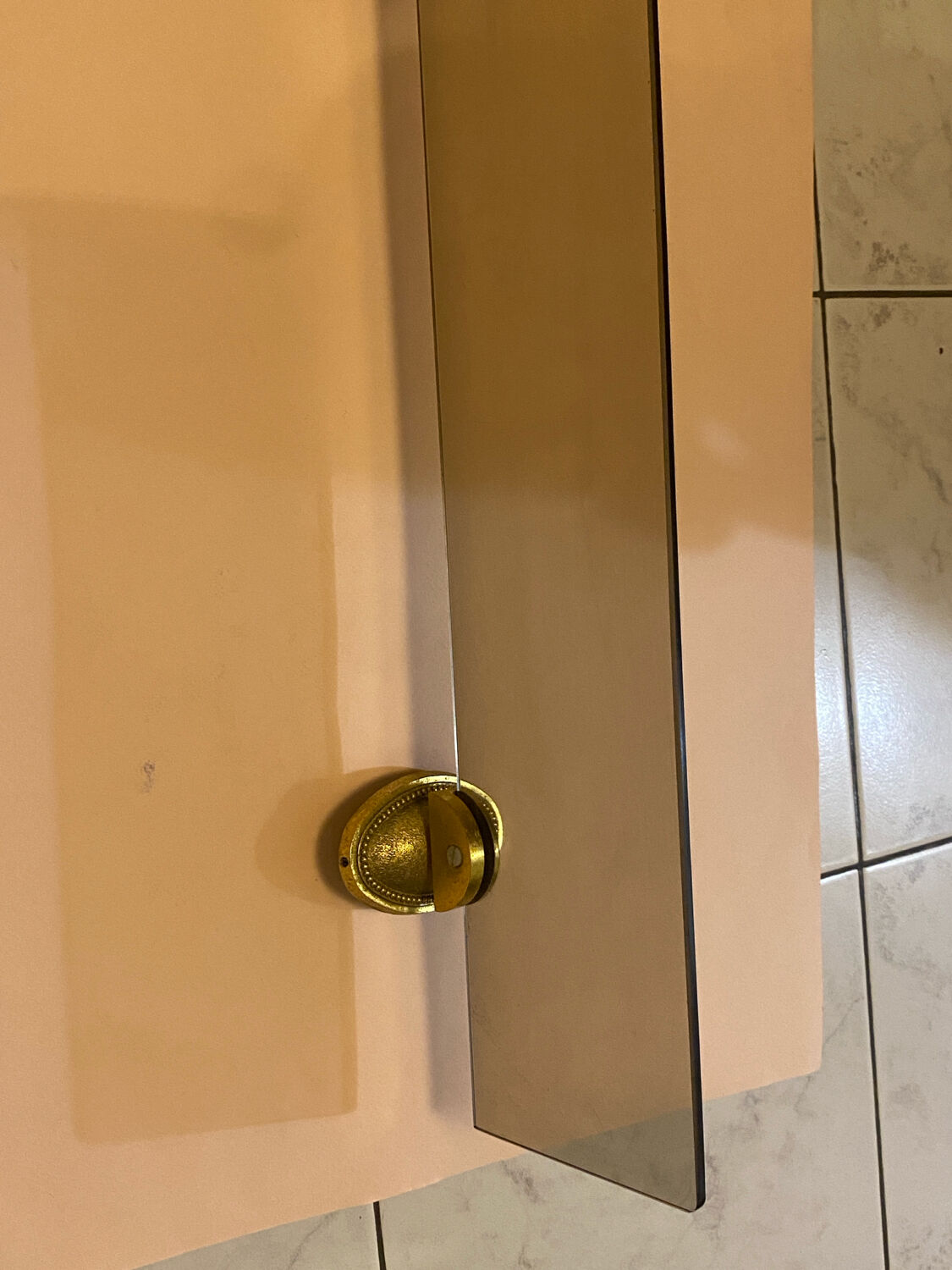 Miroir de salle de bain étagère et lampes