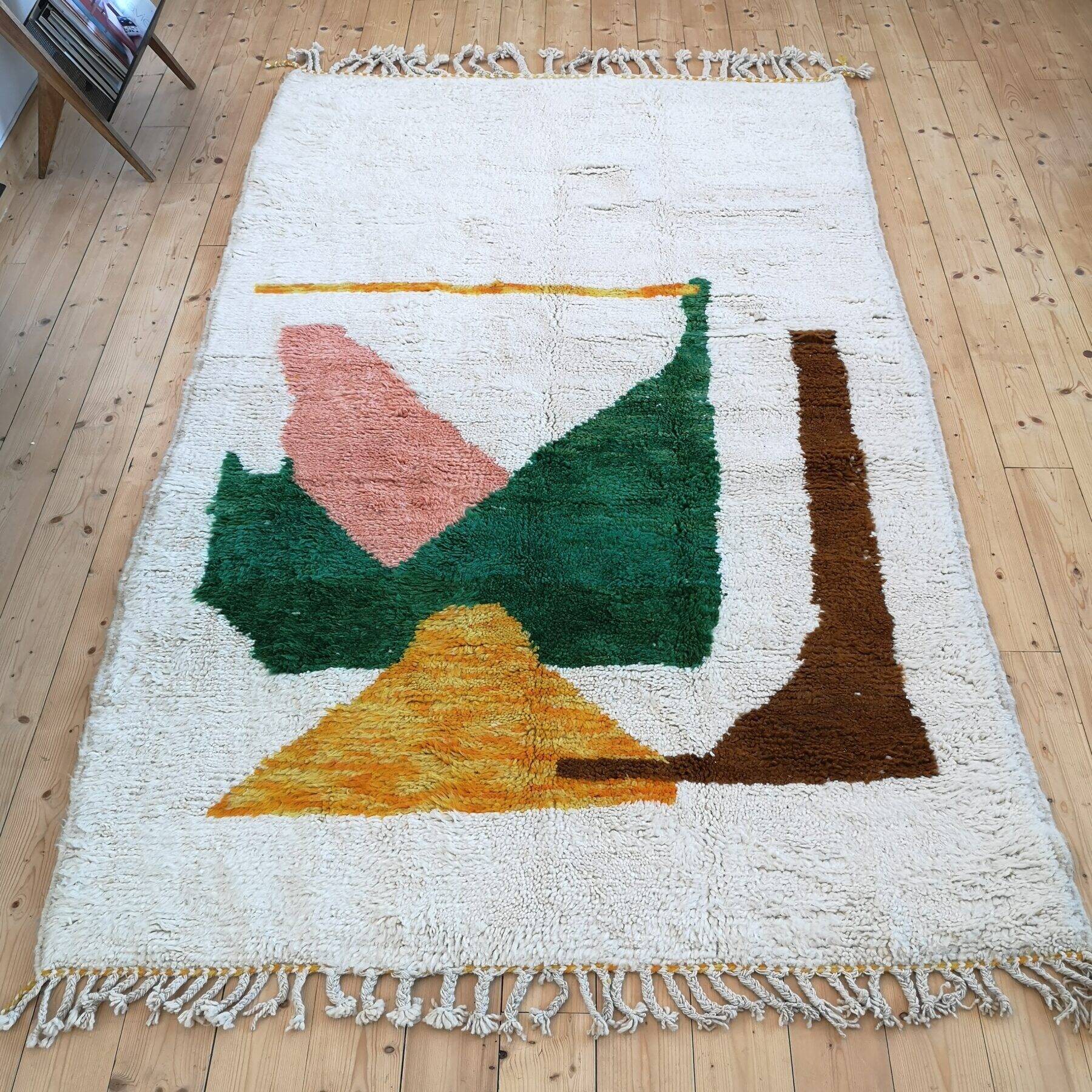 Traditional handmade Moroccan wool rug 250cmx150cm