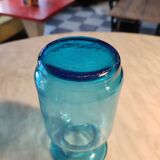 Pot en verre bleue